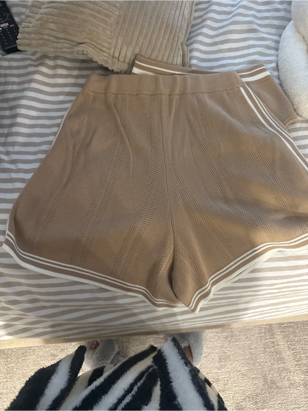 Kith Beige/Tan High-Waist Athletic Shorts Set - Picture 5 of 5